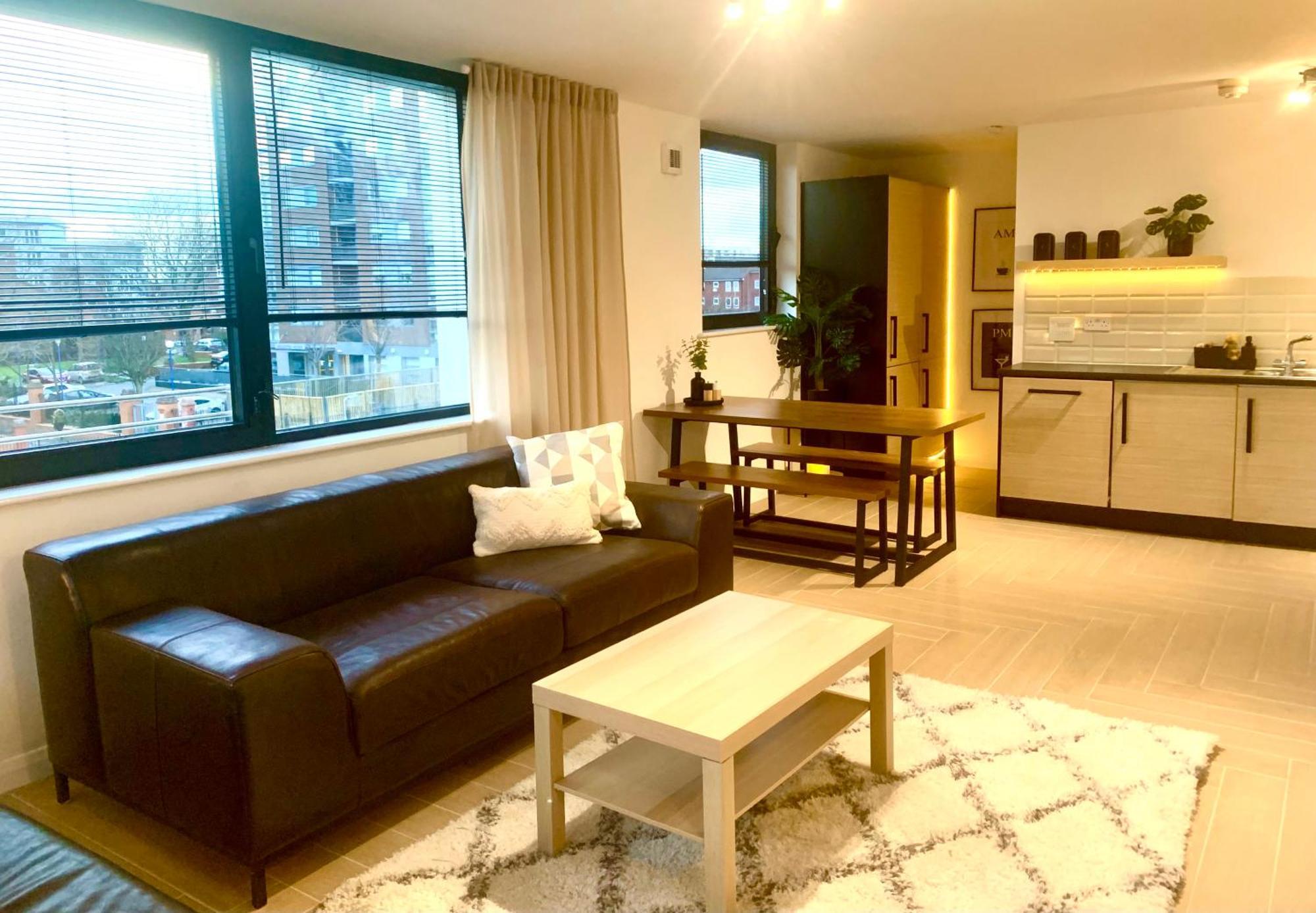 Large Stylish 3 Bedroom City Centre Apartment Free Secure Parking ليفربول المظهر الخارجي الصورة