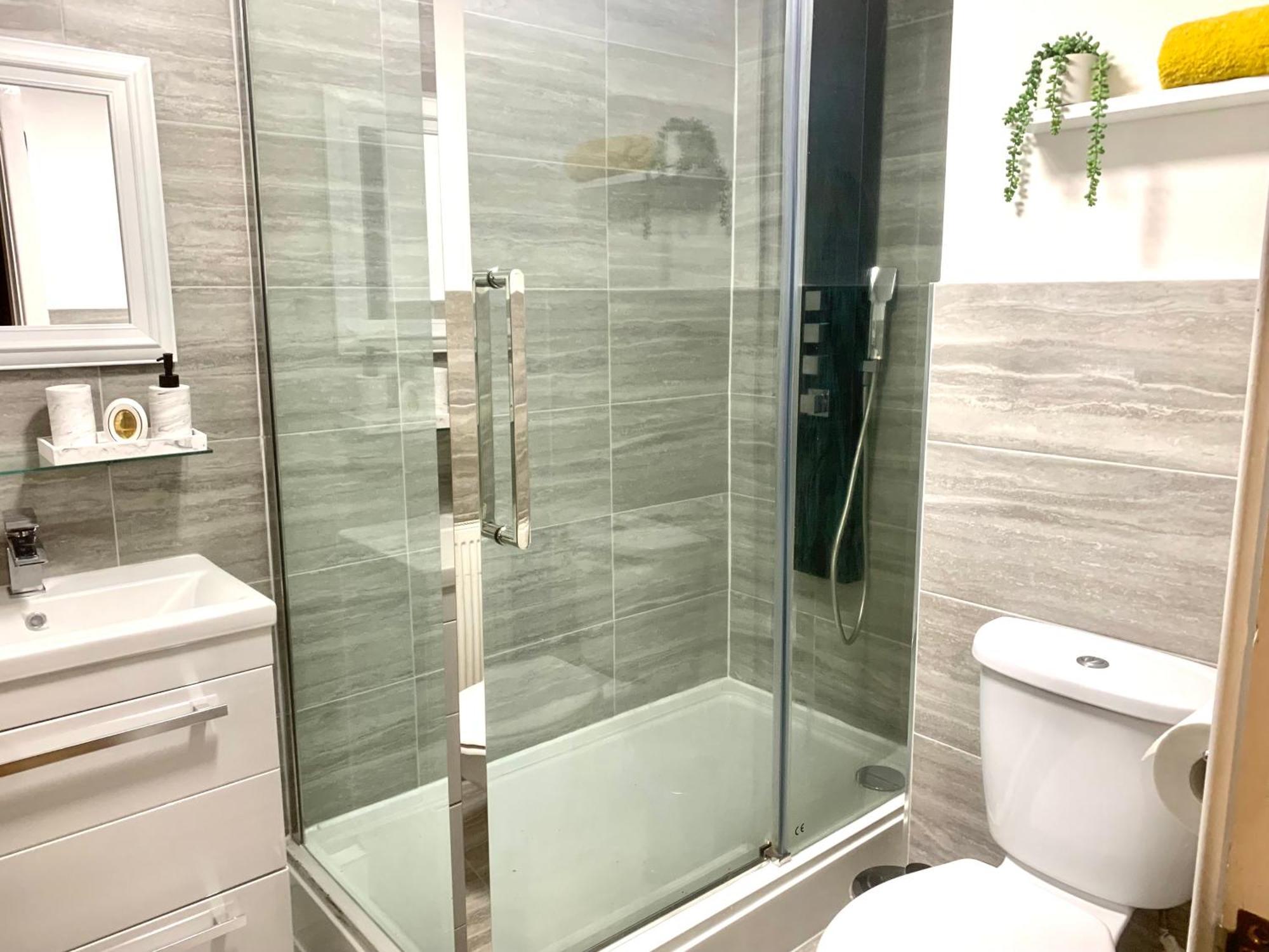 Large Stylish 3 Bedroom City Centre Apartment Free Secure Parking ليفربول المظهر الخارجي الصورة